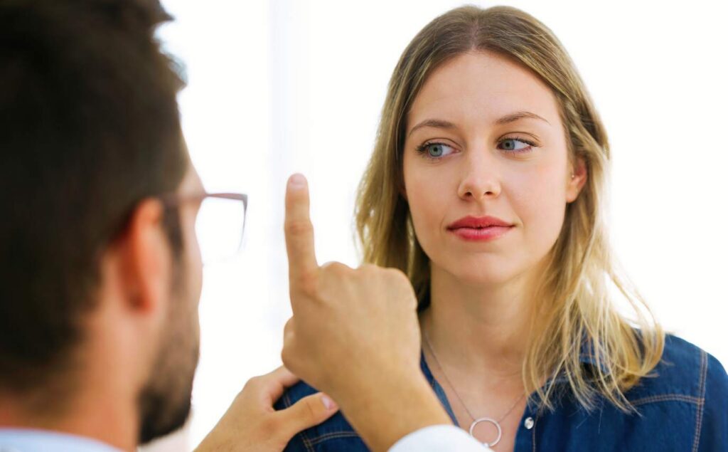 Therapist working one-on-one with a client in EMDR therapy.