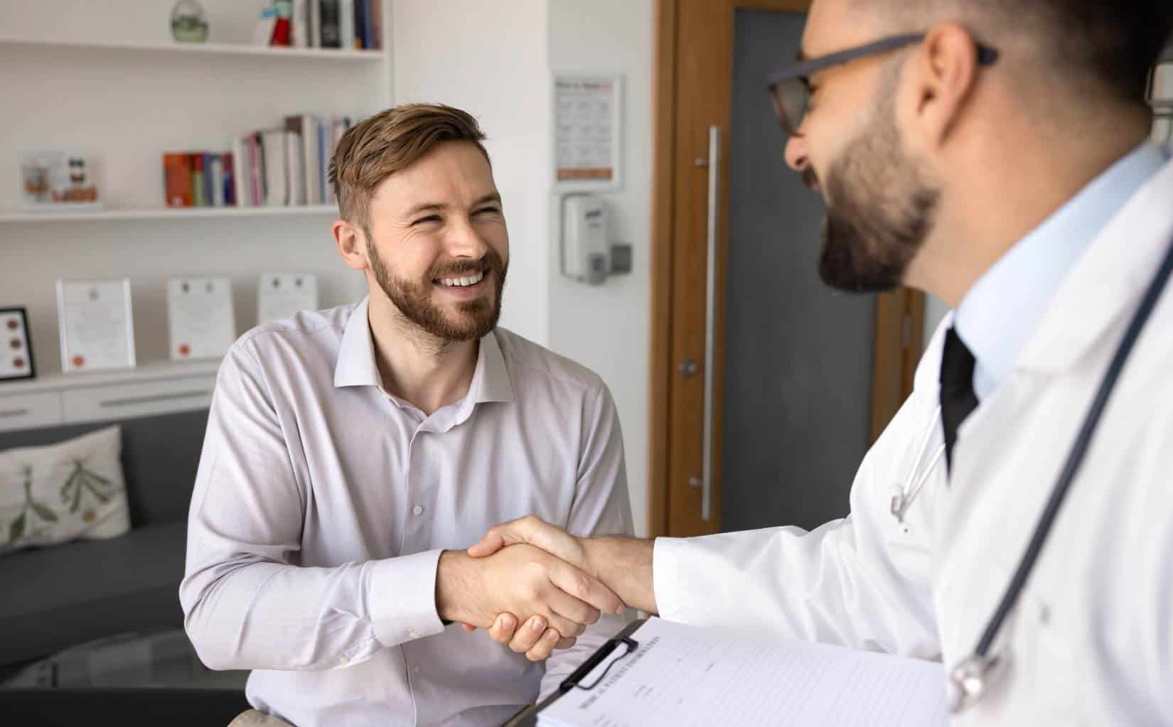 man meeting with doctor at Carlsbad rehab.